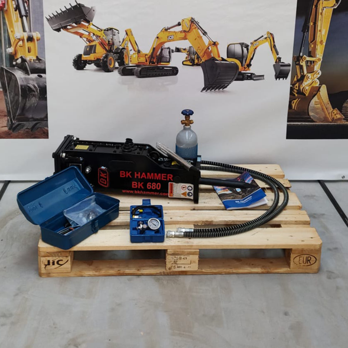 Młot wyburzeniowy hydrauliczny BK HAMMER 680