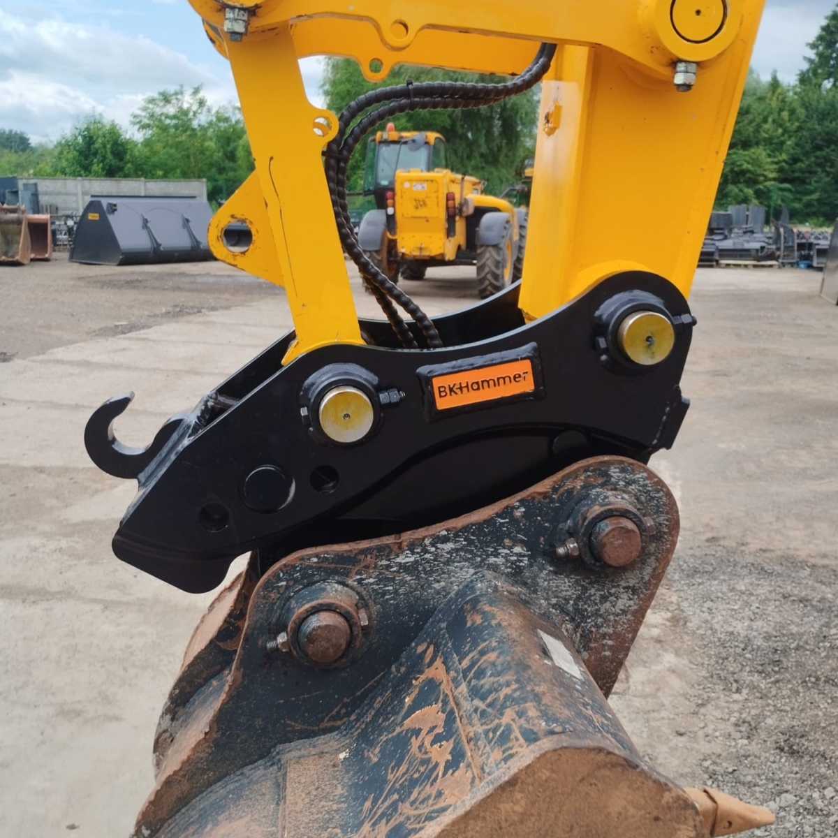 Szybkozłącze hydrauliczne BK Hammer maszyny 10-17t JCB JS130 JS145