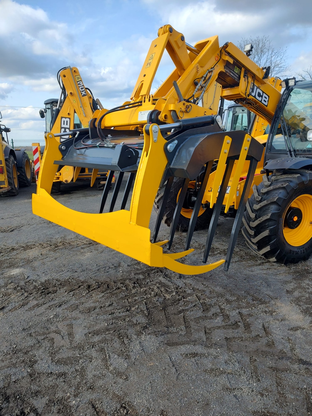 WIDŁO-KROKODYL 235cm 2m³ łyżka ładowarka JCB