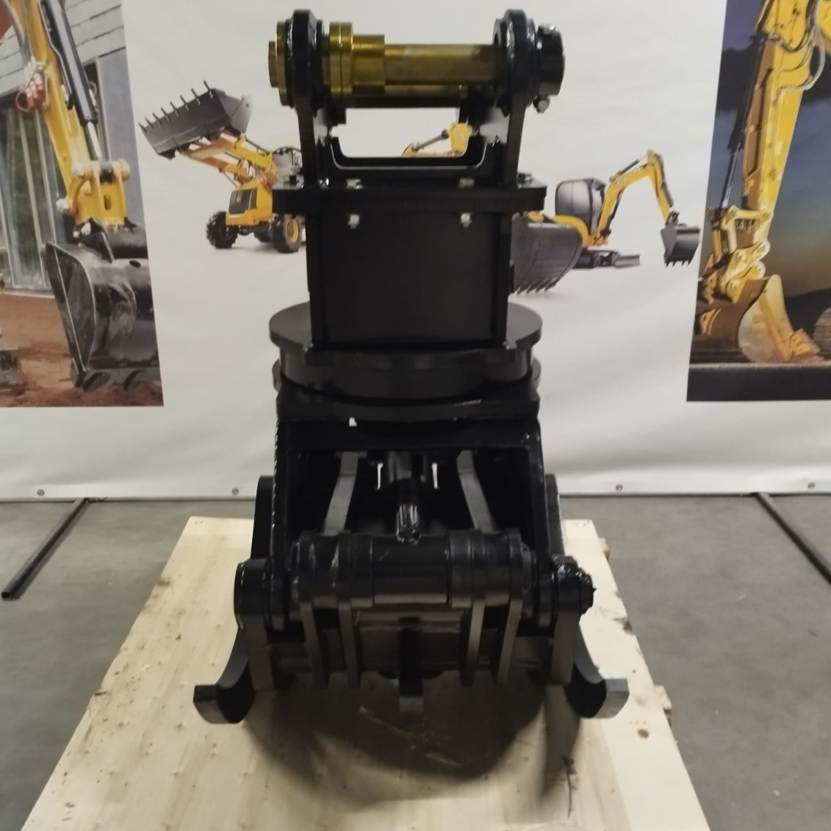 Chwytak do drewna maszyny od 6-10 ton JCB 3CX , 4CX