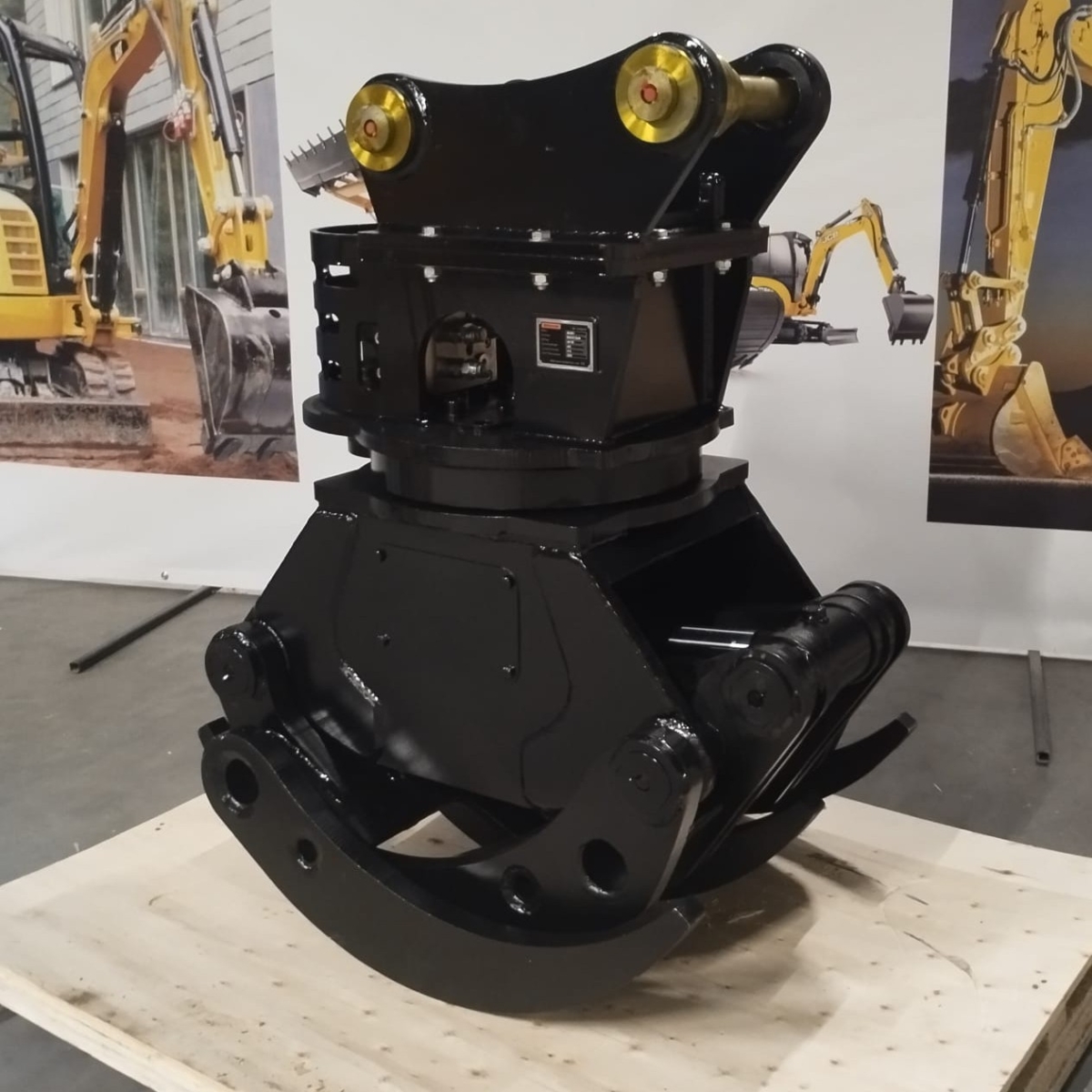 Chwytak do drewna maszyny od 6-10 ton JCB 3CX , 4CX