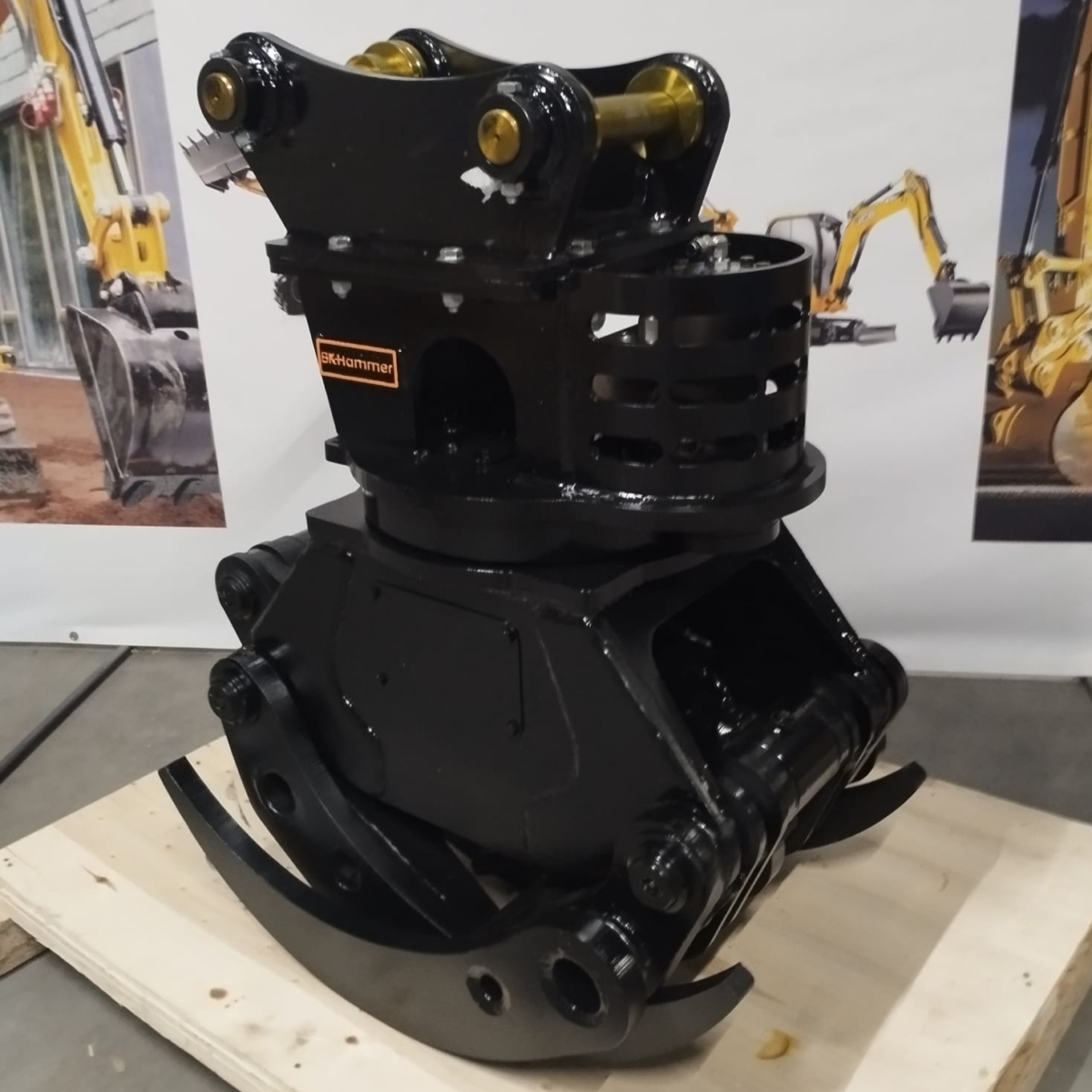 Chwytak do drewna maszyny od 6-10 ton JCB 3CX , 4CX