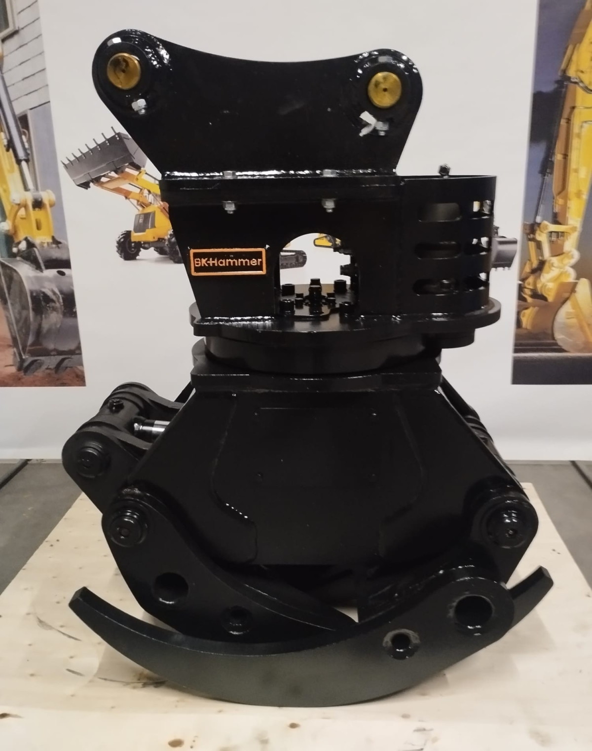 Chwytak do drewna maszyny od 6-10 ton JCB 3CX , 4CX