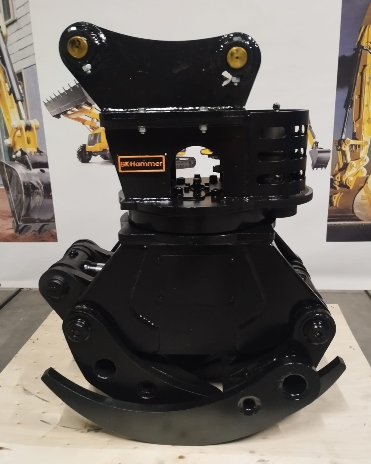 Chwytak do drewna maszyny od 6-10 ton JCB 3CX , 4CX