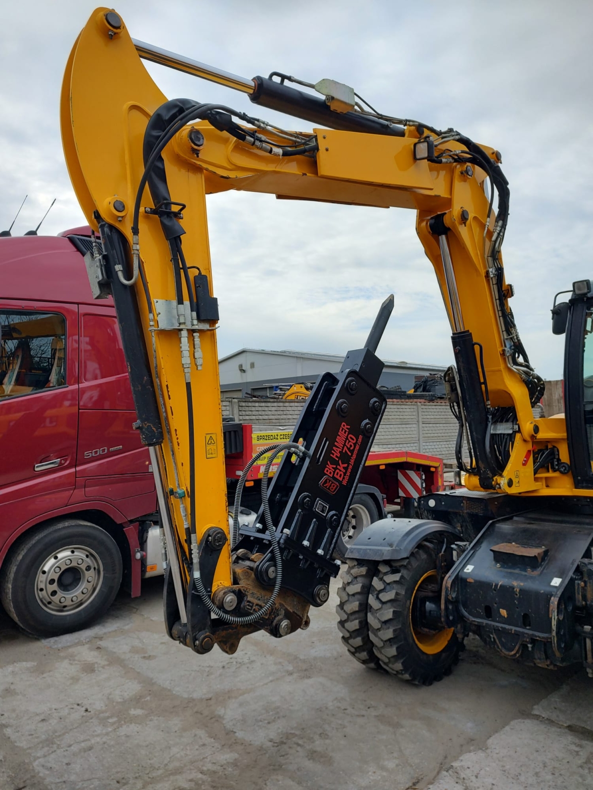 Młot hydrauliczny wyburzeniowy BK HAMMER 750 JCB 3CX 4CX