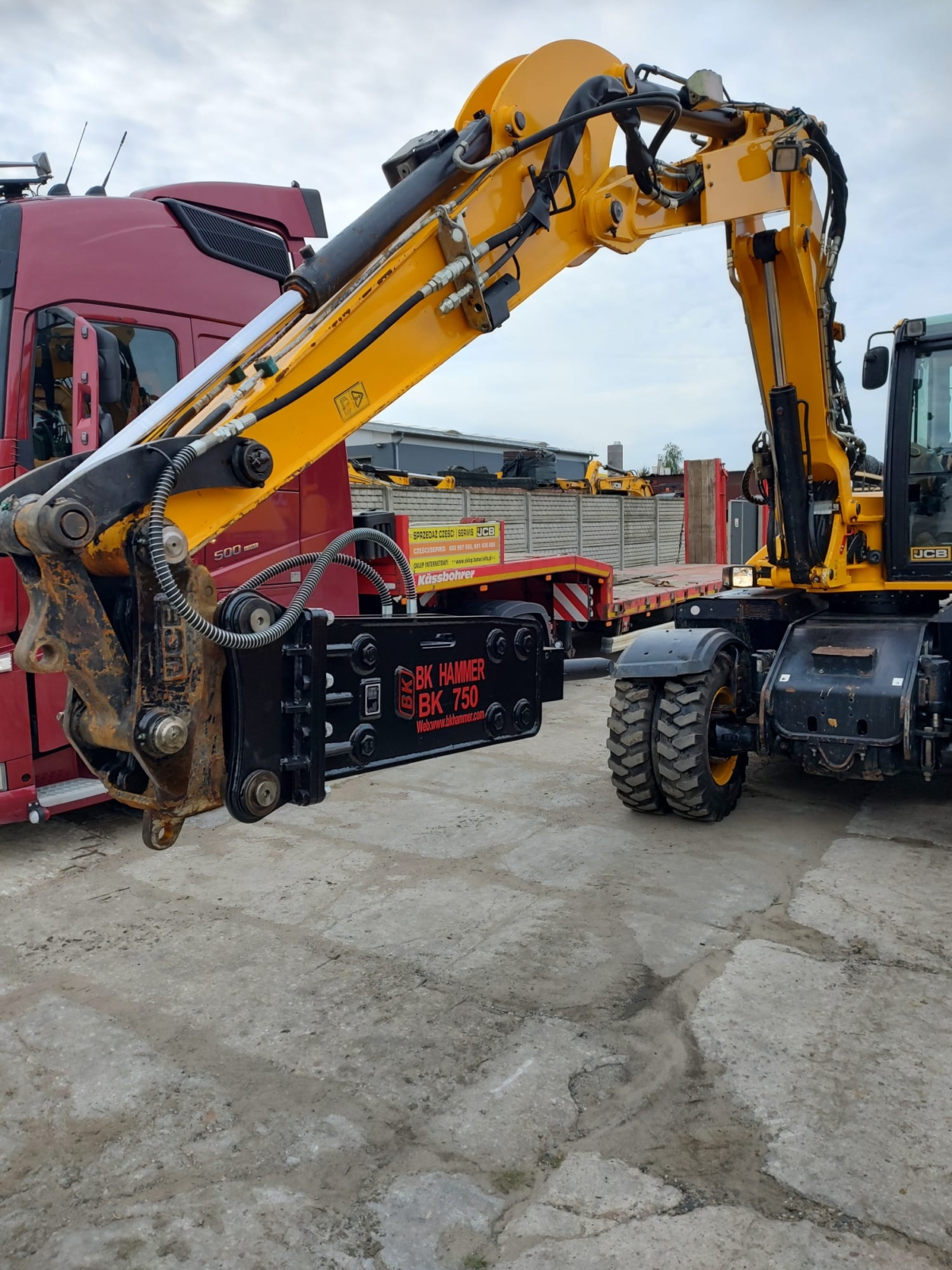 Młot hydrauliczny wyburzeniowy BK HAMMER 750 JCB 3CX 4CX