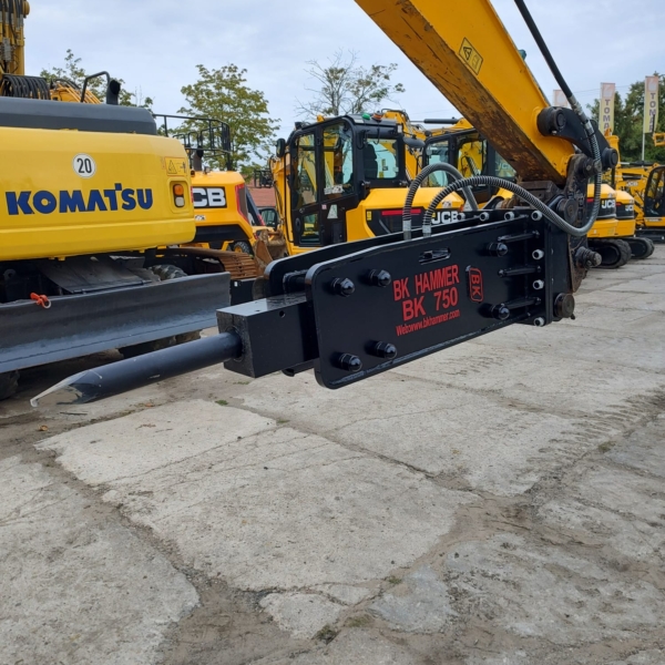 Młot hydrauliczny wyburzeniowy BK HAMMER 750 JCB 3CX 4CX