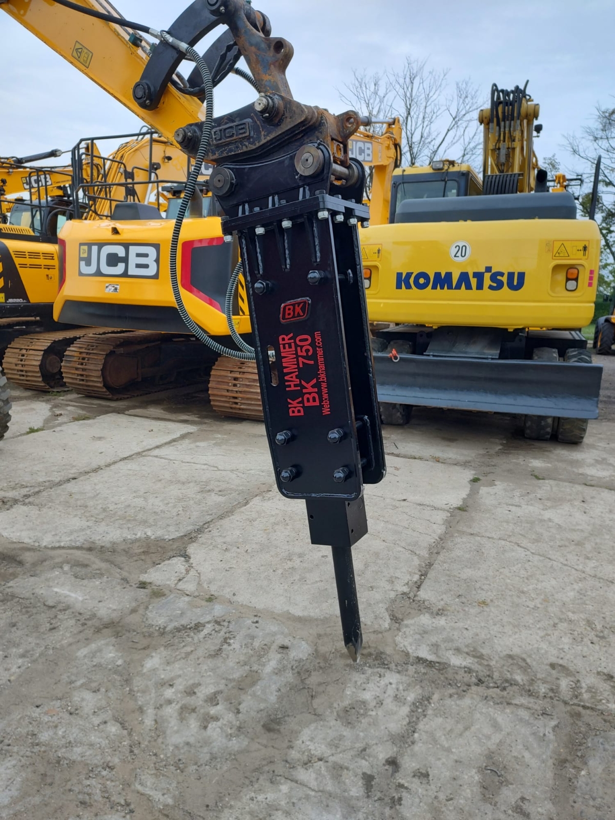 Młot hydrauliczny wyburzeniowy BK HAMMER 750 JCB 3CX 4CX