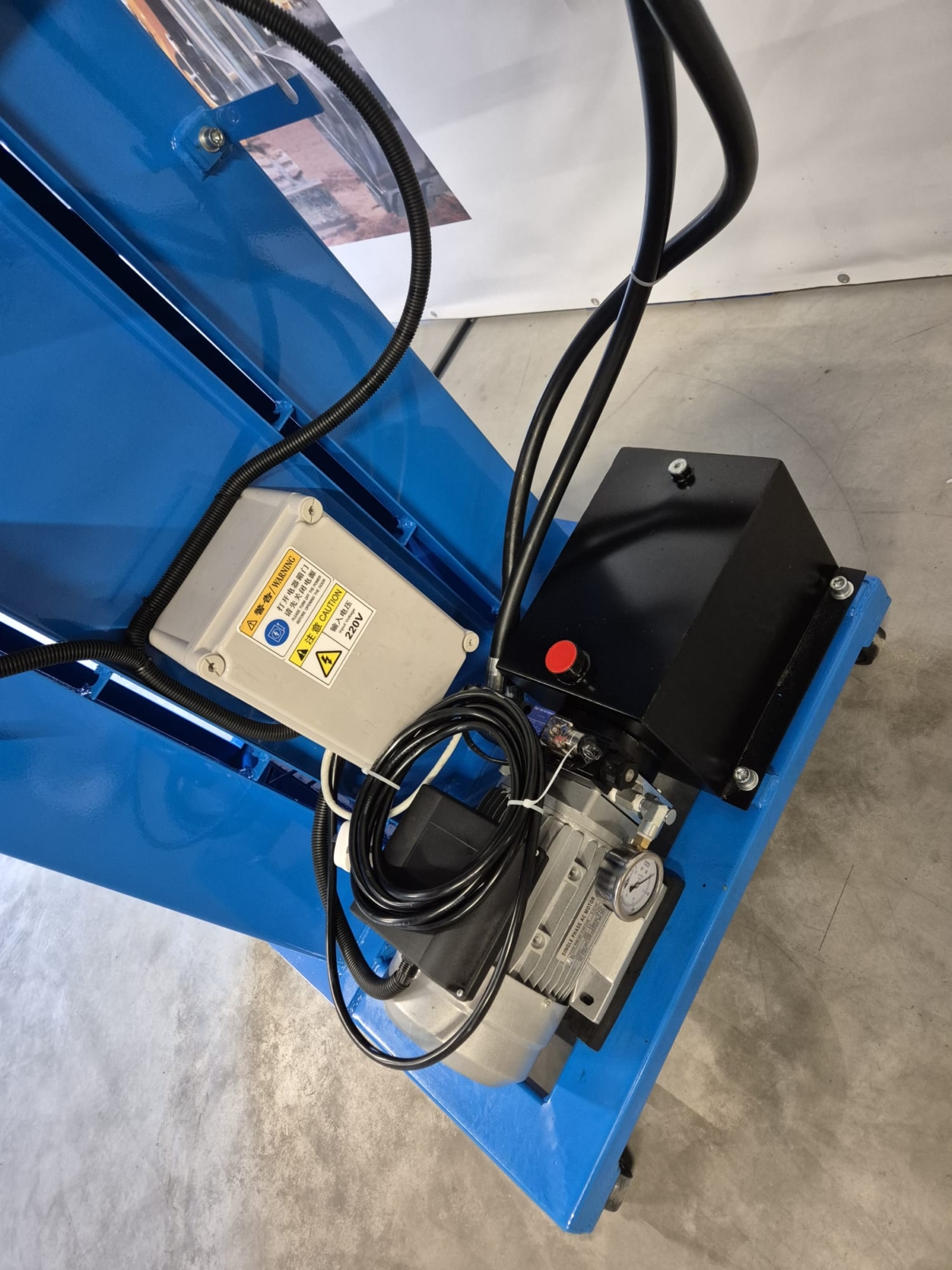 Hydrauliczna prasa belująca typ VH105 – nowy