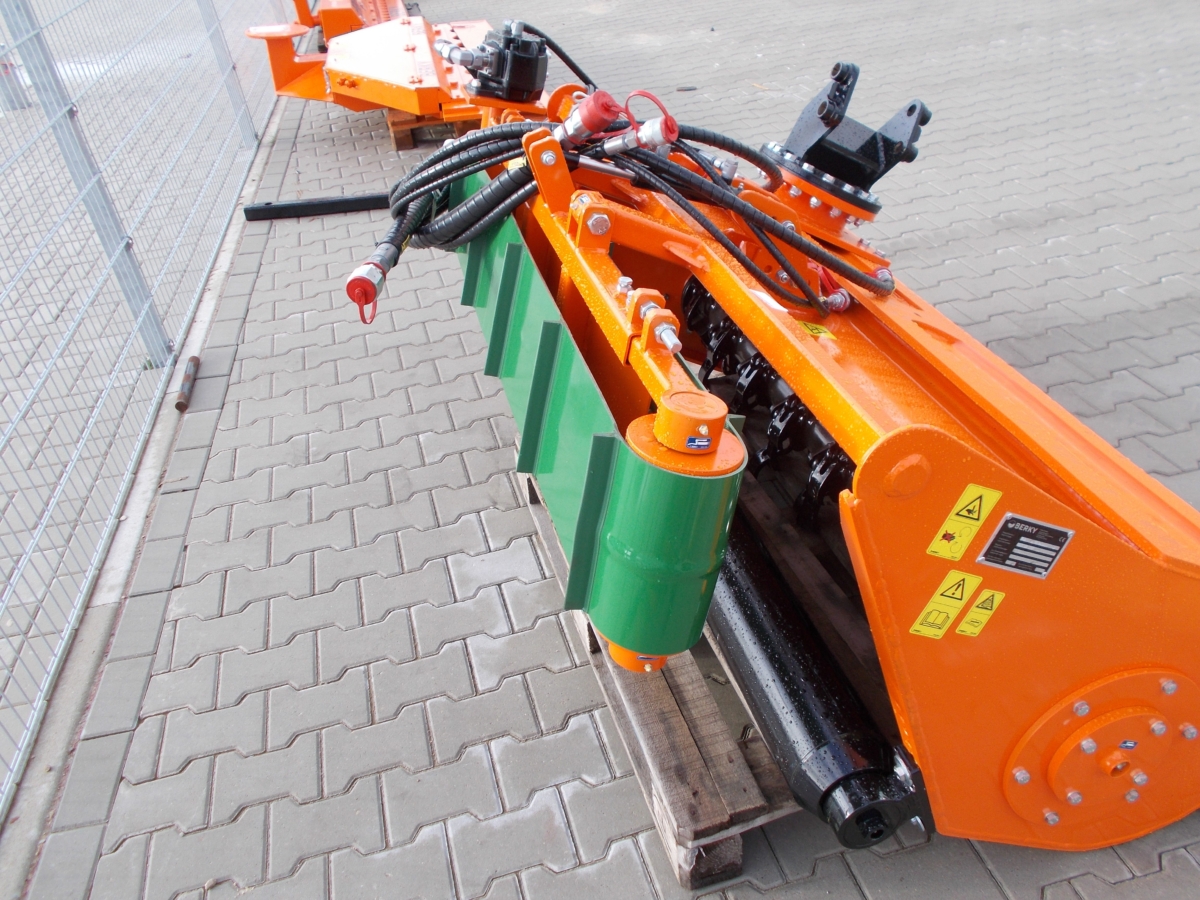 Mulczer hydrauliczny BERKY z pasem czyszczącym 120 cm