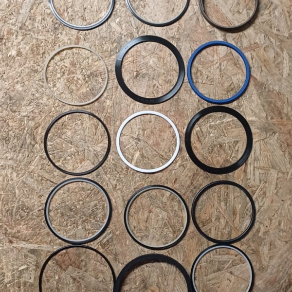 828/10371 Zestaw uszczelnień kolumny obrotu OEM