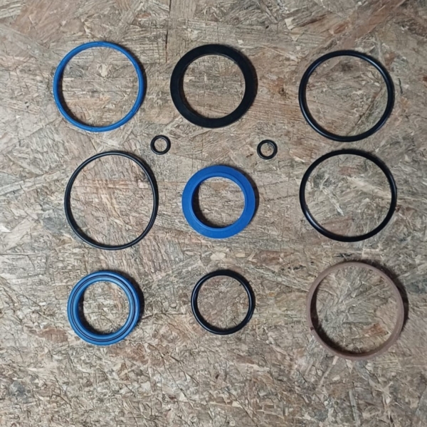 332/Z2205 Zestaw uszczelnień siłownika łyżki OEM