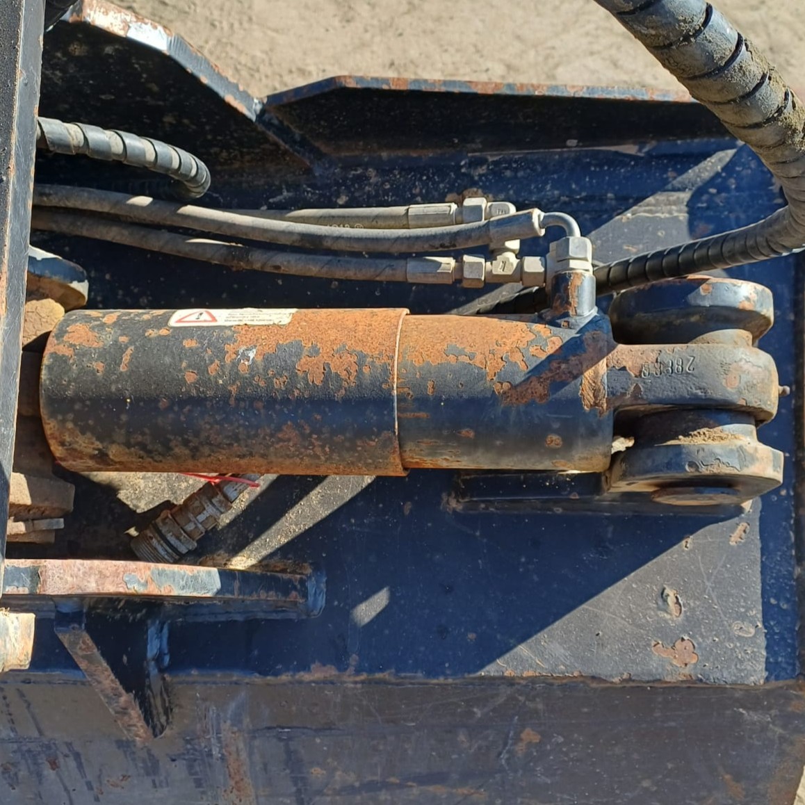 7 Łyżka Hydrauliczna Skarpowa 145 cm – Mocowanie MS10 (2 Siłowniki)